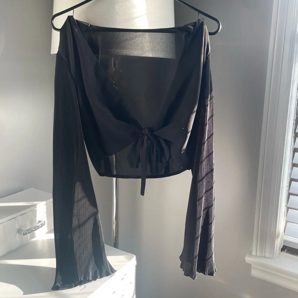 Knot Front Flounce Sleeve Crop Chiffon Top - Picture 3 of 5